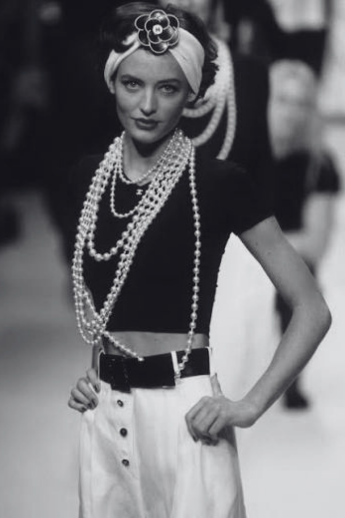 Chanel collection black and white